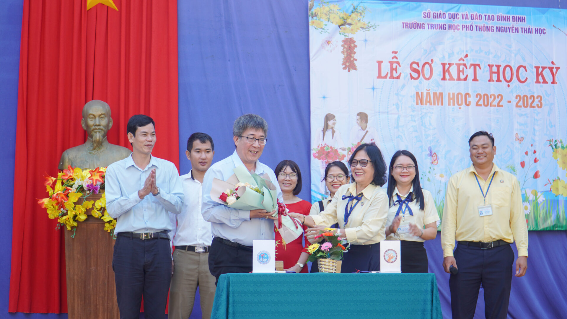 game bài đổi thuong
 kết nghĩa với Trường THPT Nguyễn Thái Học (Quy Nhơn)